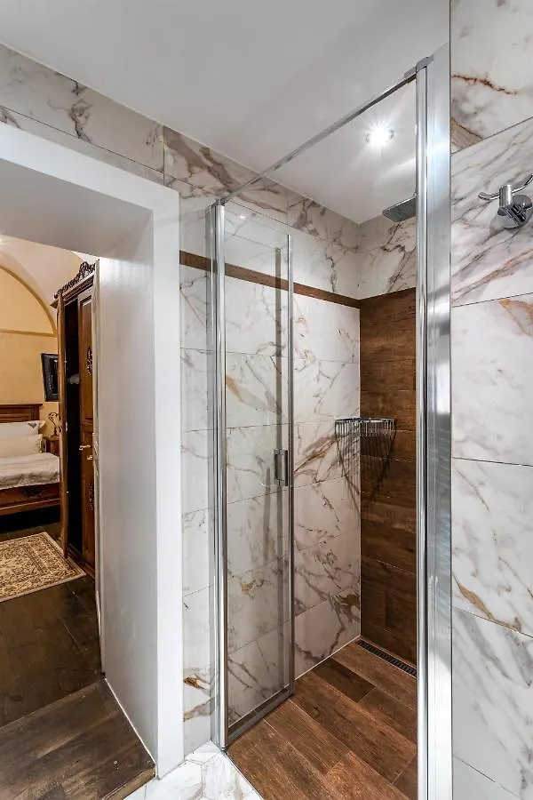 Residence U Cerneho Orla Praag